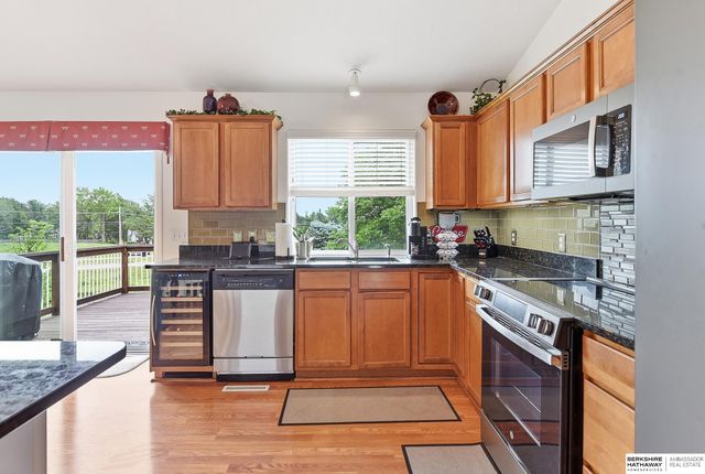 1002 Timberline Drive, Papillion, NE 68046
