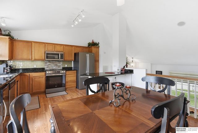 1002 Timberline Drive, Papillion, NE 68046