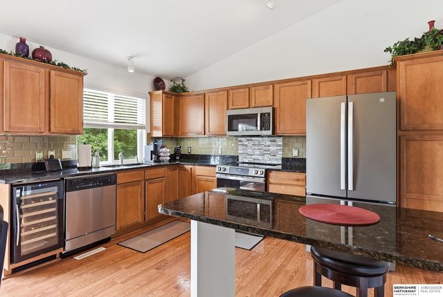 1002 Timberline Drive, Papillion, NE 68046