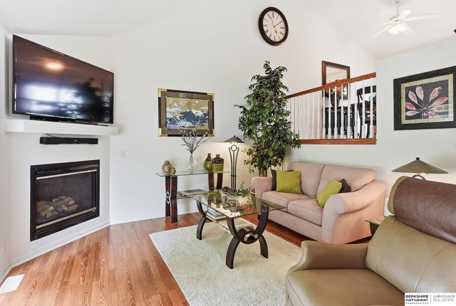 1002 Timberline Drive, Papillion, NE 68046