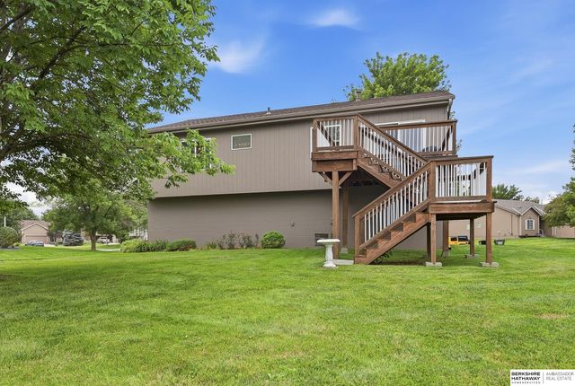1002 Timberline Drive, Papillion, NE 68046
