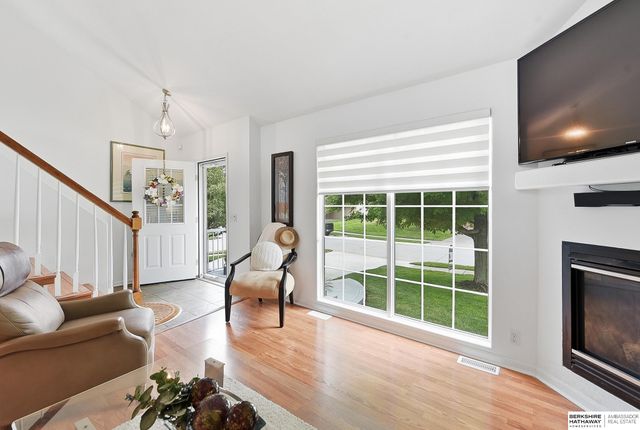 1002 Timberline Drive, Papillion, NE 68046