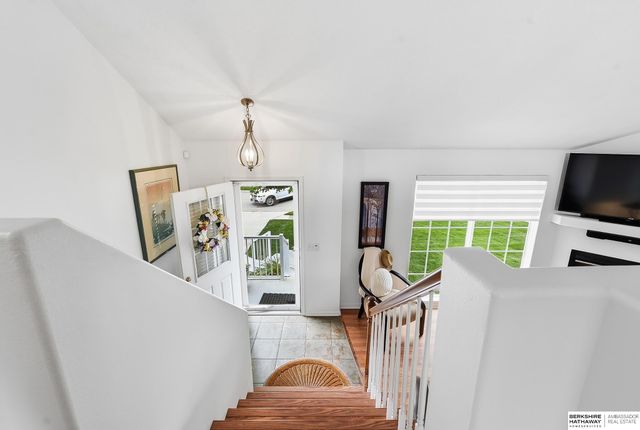 1002 Timberline Drive, Papillion, NE 68046