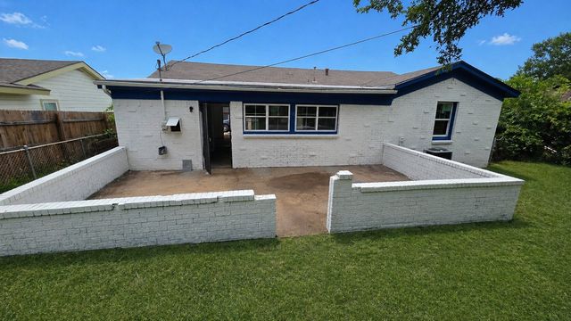 4244 Carol Avenue, Fort Worth, TX 76105
