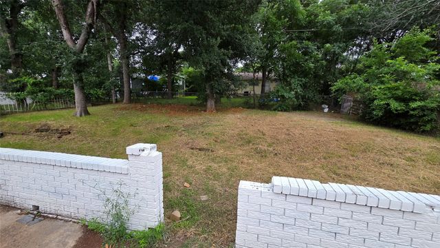 4244 Carol Avenue, Fort Worth, TX 76105