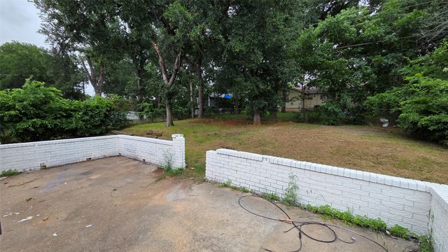 4244 Carol Avenue, Fort Worth, TX 76105