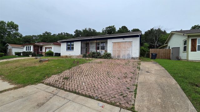 4244 Carol Avenue, Fort Worth, TX 76105