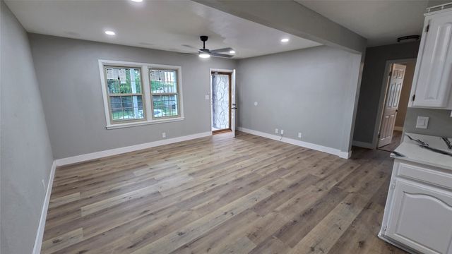 4244 Carol Avenue, Fort Worth, TX 76105