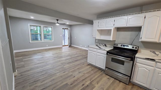 4244 Carol Avenue, Fort Worth, TX 76105