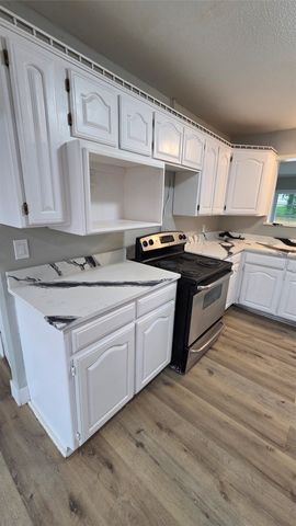 4244 Carol Avenue, Fort Worth, TX 76105