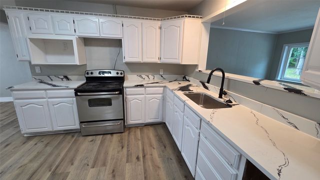 4244 Carol Avenue, Fort Worth, TX 76105
