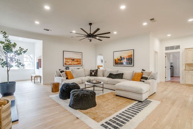 1114 Briarwood Street, Weatherford, TX 76087