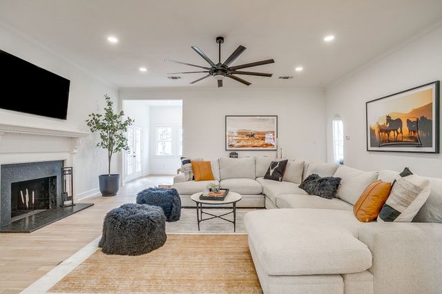 1114 Briarwood Street, Weatherford, TX 76087