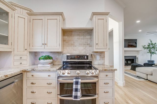 1114 Briarwood Street, Weatherford, TX 76087