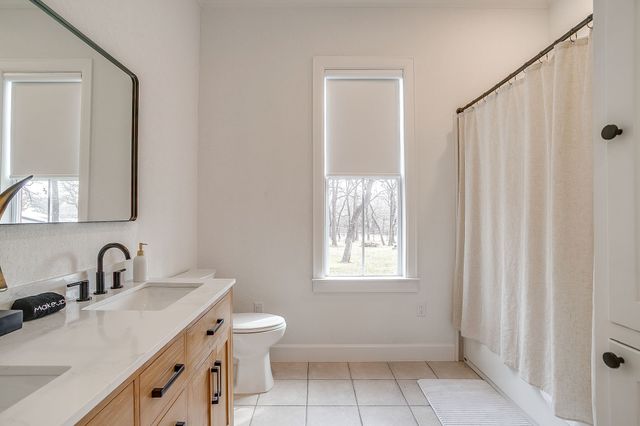 1114 Briarwood Street, Weatherford, TX 76087