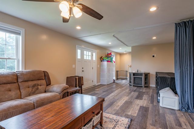 885 Mason Road, Wilton, NH 03086