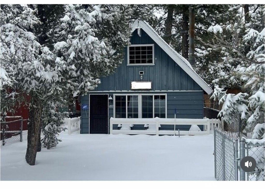 Image 1 of property listing at 187 Los Angeles Ave, Sugarloaf, CA 92386