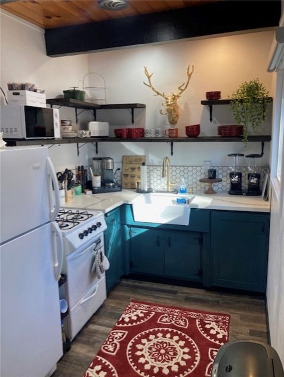 Image 10 of property listing at 187 Los Angeles Ave, Sugarloaf, CA 92386