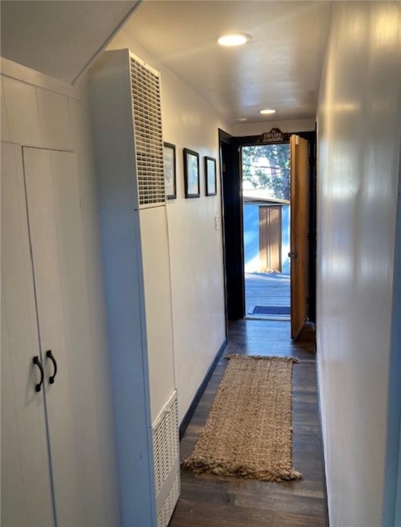 Image 18 of property listing at 187 Los Angeles Ave, Sugarloaf, CA 92386