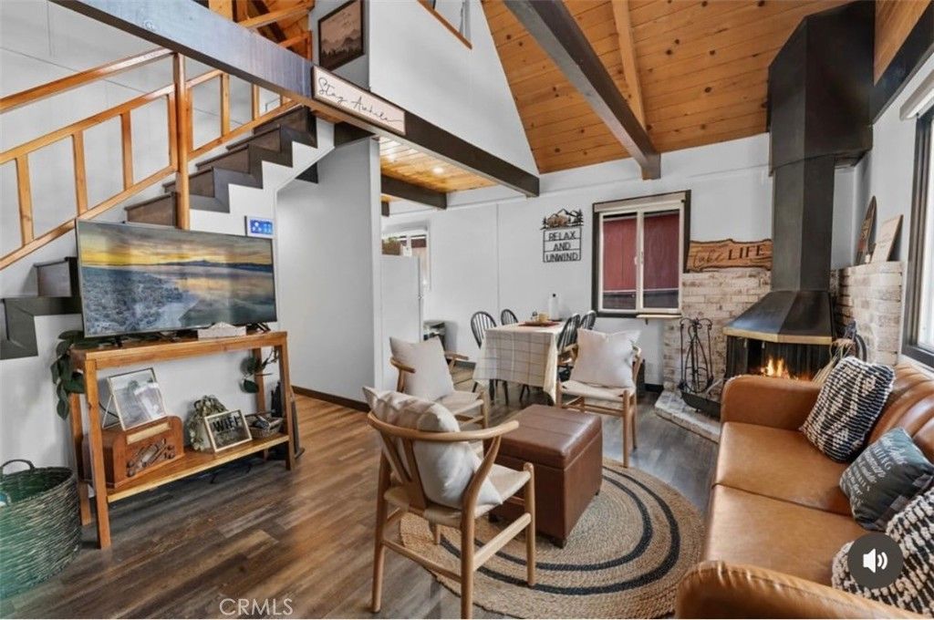 Image 3 of property listing at 187 Los Angeles Ave, Sugarloaf, CA 92386