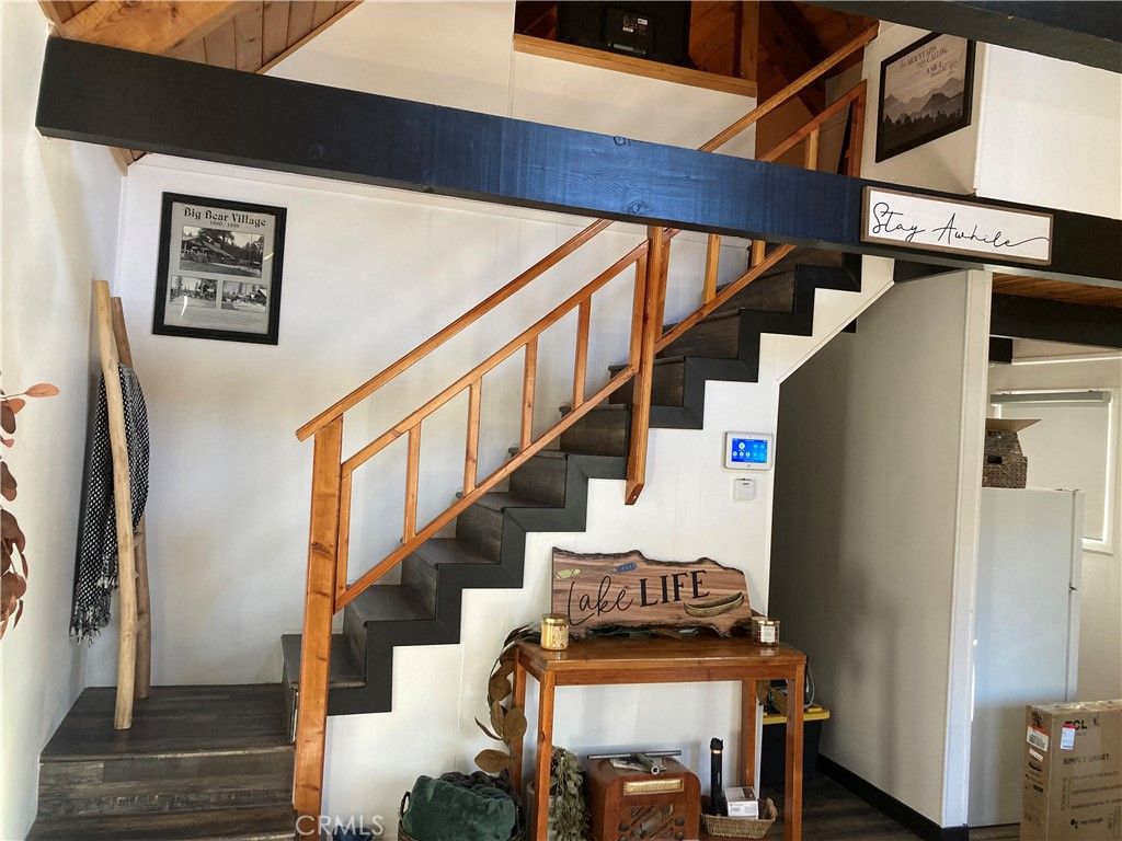 Image 7 of property listing at 187 Los Angeles Ave, Sugarloaf, CA 92386