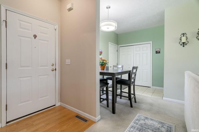 2325 Oakbrook Drive, South Bend, IN 46628