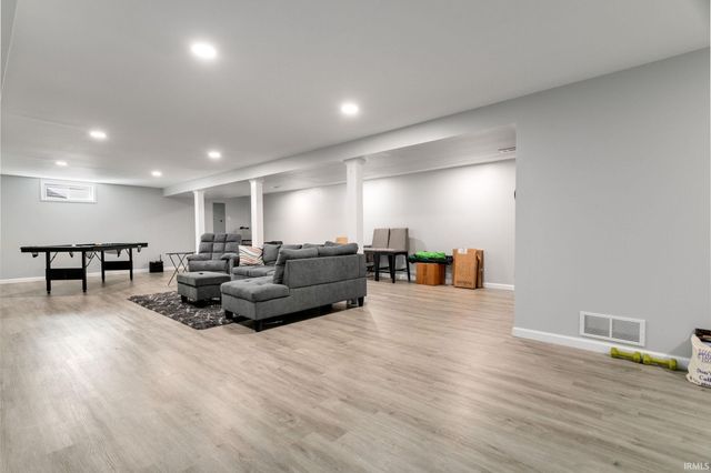 2325 Oakbrook Drive, South Bend, IN 46628