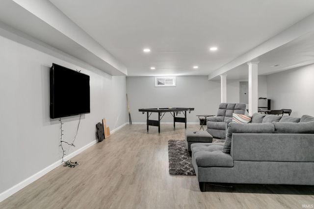2325 Oakbrook Drive, South Bend, IN 46628