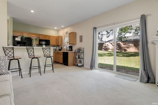2325 Oakbrook Drive, South Bend, IN 46628
