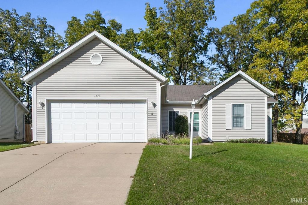 2325 Oakbrook Drive, South Bend, IN 46628