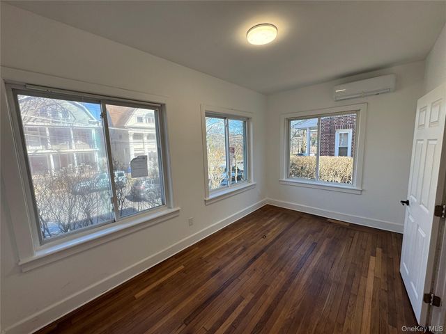 578 E 3rd Street, Mount Vernon, NY 10553