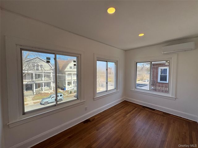 578 E 3rd Street, Mount Vernon, NY 10553