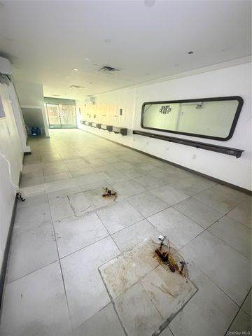 83-04 Broadway 1FL, Elmhurst, NY 11373