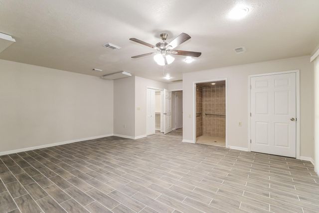 2127 Round Wind Trail, Crosby, TX 77532