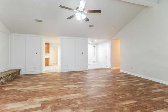 2127 Round Wind Trail, Crosby, TX 77532