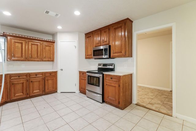 2127 Round Wind Trail, Crosby, TX 77532