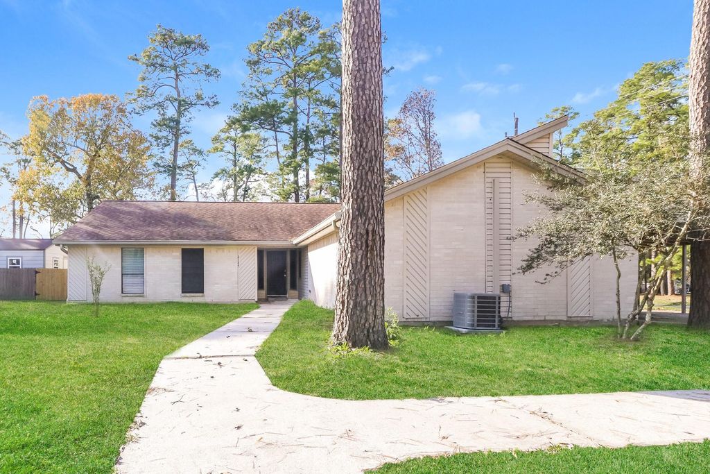 2127 Round Wind Trail, Crosby, TX 77532