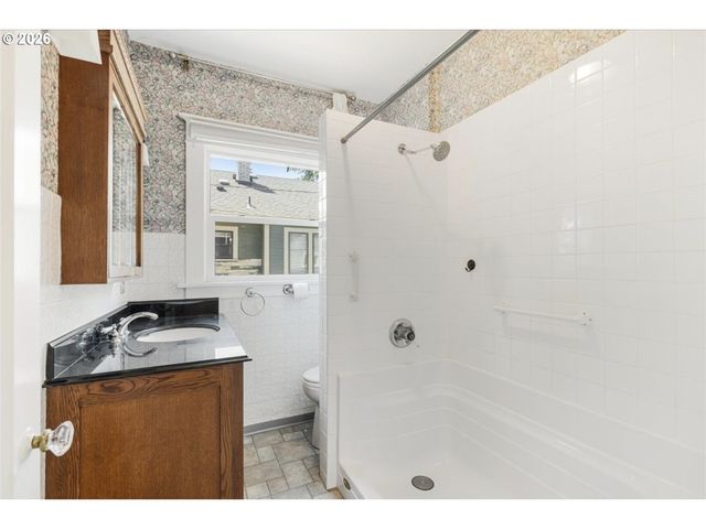 1824 Ne 52ND Ave, Portland, OR 97213