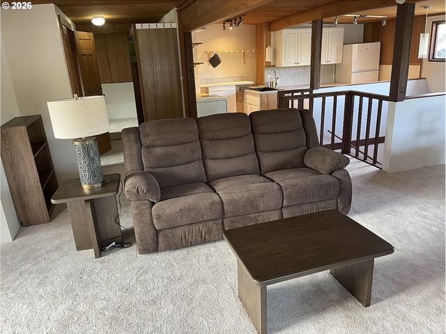 1824 Ne 52ND Ave, Portland, OR 97213