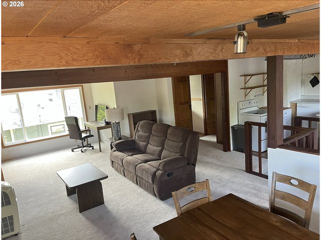 1824 Ne 52ND Ave, Portland, OR 97213