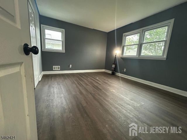 125 Rock Lane, Middlesex, NJ 08846