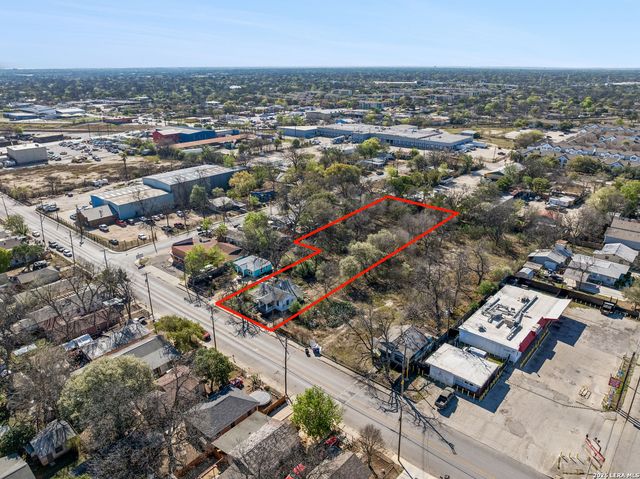 1230 SALTILLO ST, San Antonio, TX 78207