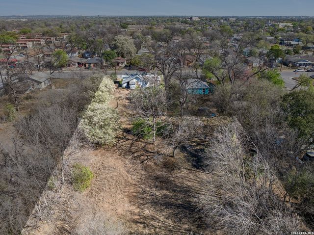 1230 SALTILLO ST, San Antonio, TX 78207