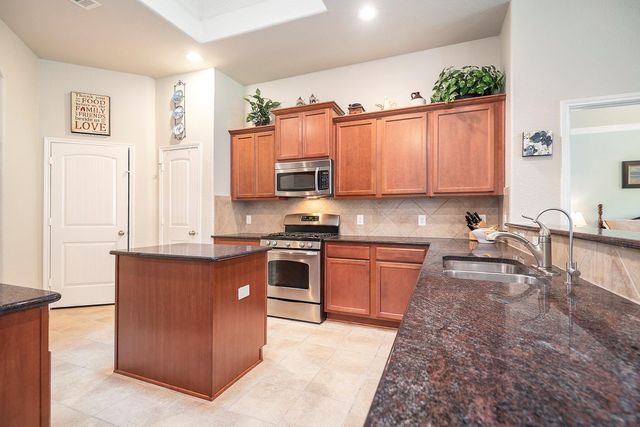 170 Black Swan Place, The Woodlands, TX 77354