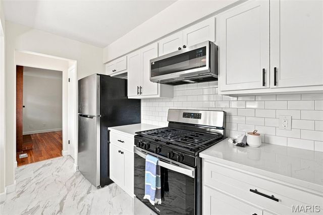 2830 Flintwood Drive, St Louis, MO 63129