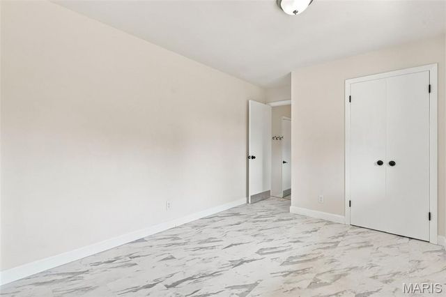 2830 Flintwood Drive, St Louis, MO 63129