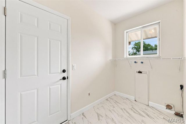 2830 Flintwood Drive, St Louis, MO 63129