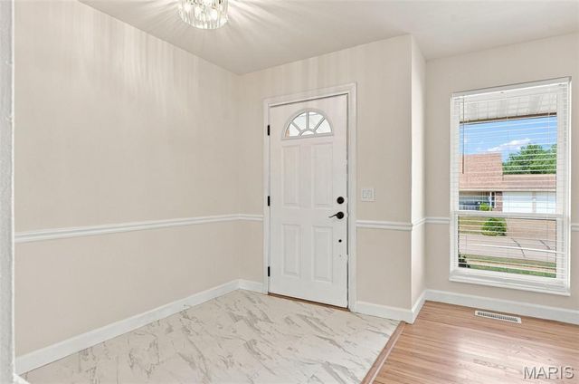 2830 Flintwood Drive, St Louis, MO 63129