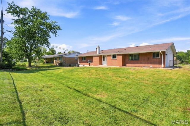 2830 Flintwood Drive, St Louis, MO 63129