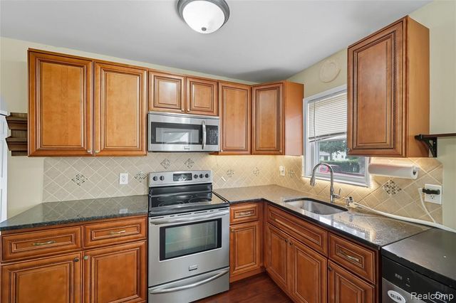 1797 Manse Road, Waterford, MI 48328